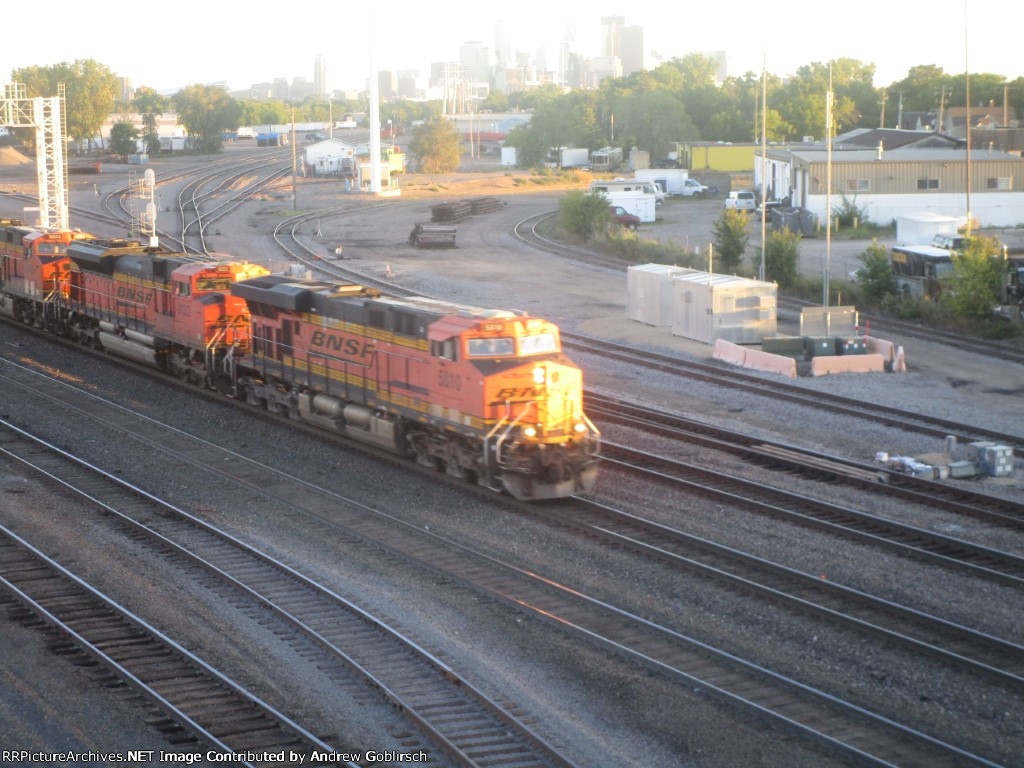 BNSF 5810